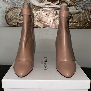 GIVENCHY ROSE SHARK BOOT! SZ:40.5
